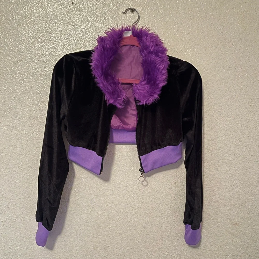 Spirit Halloween Monster High Adult Clawdeen Costume - Picture 4 of 8